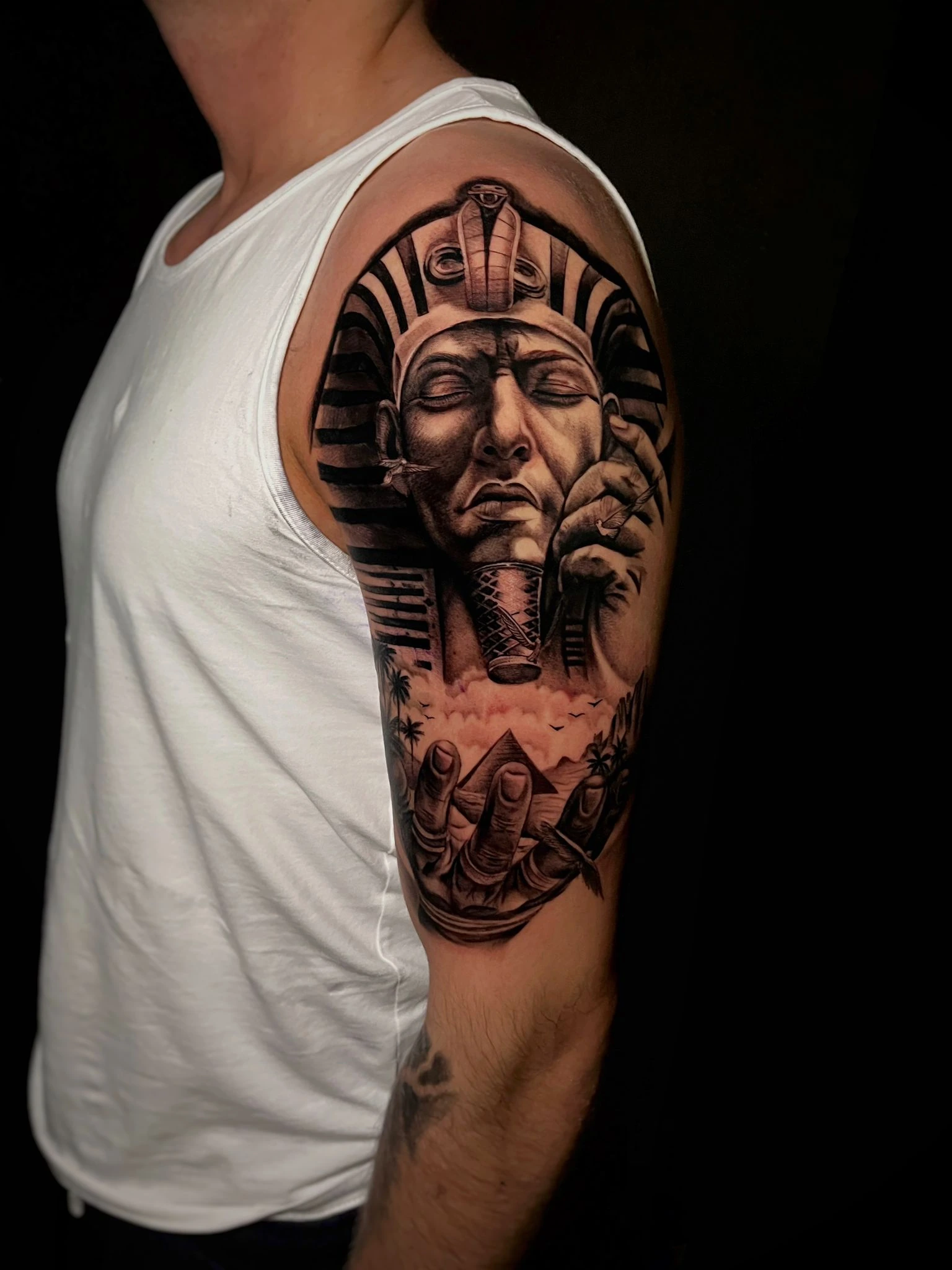 pharaoh tutankhamun bg realism