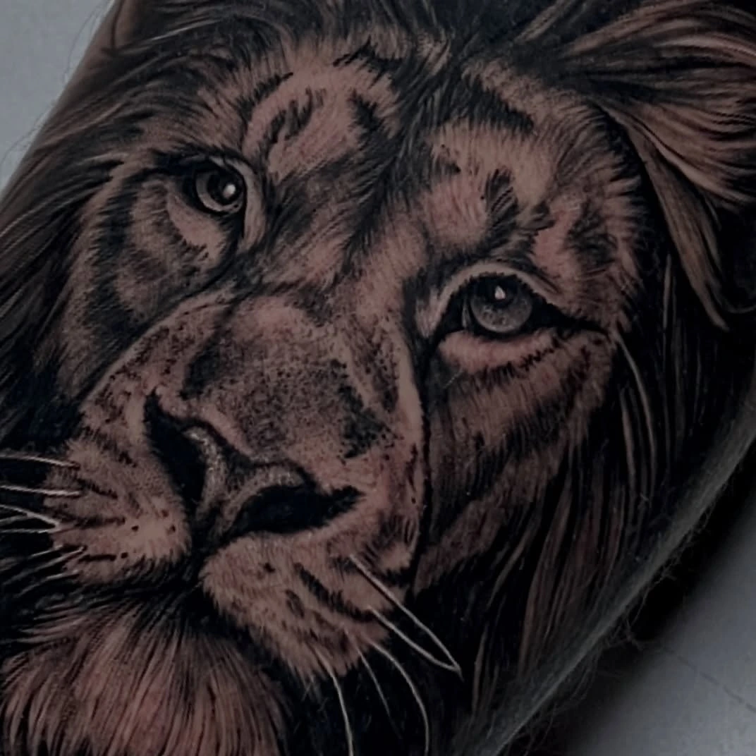 Hyperrealistic lion portrait close-up with detailed mane and eyes