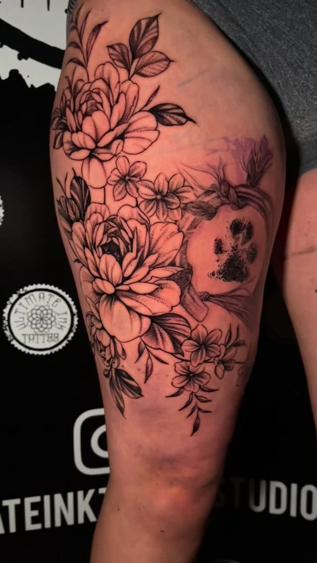 Fineline botanical floral cluster with small paw print