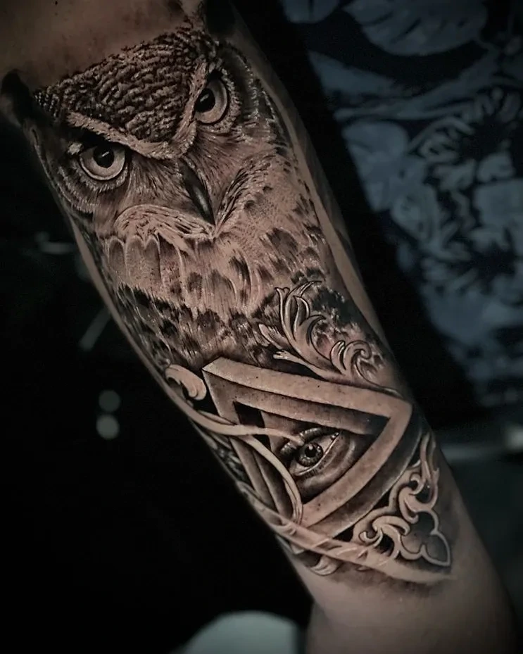 owl with all-seeing-eye triangle + ornament (Nature)